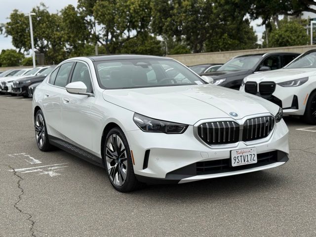 2025 BMW i5 xDrive40 photo 5