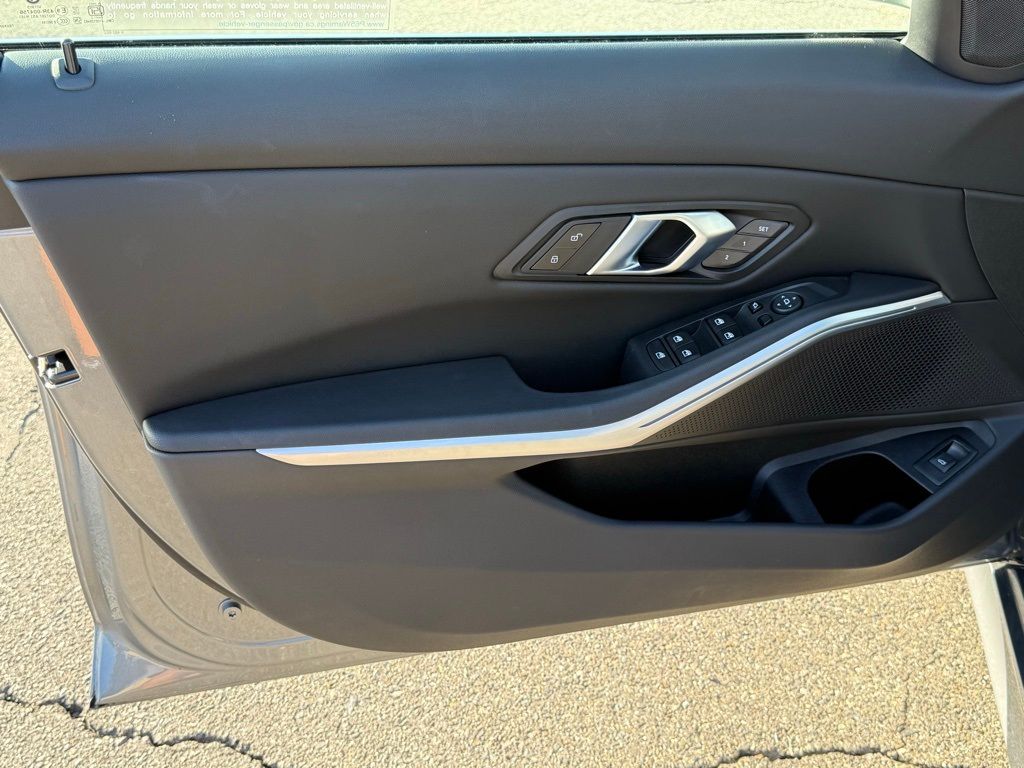 2025 BMW 3 Series 330i - Photo 18