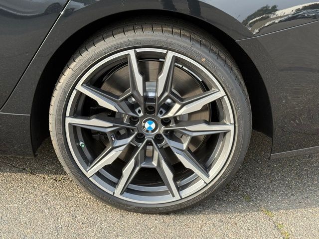 2026 BMW 8 Series M850i - Photo 14