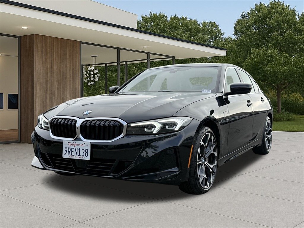 2025 Bmw 330i Sedan photo 2