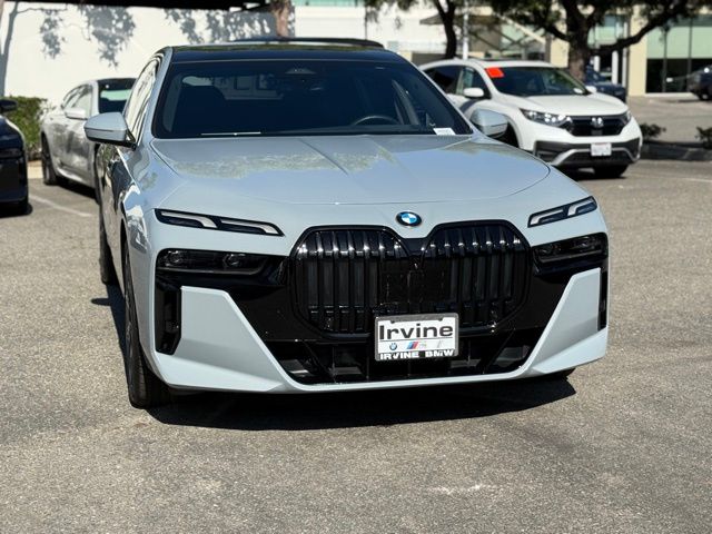 2023 BMW 740i photo 4