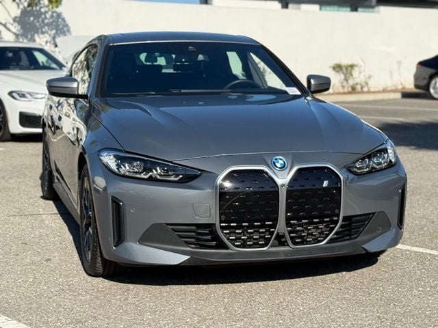 2023 BMW i4 eDrive35 photo 4