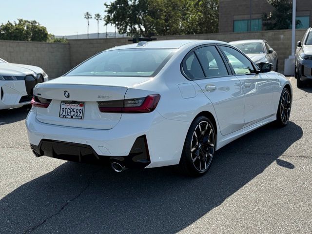 2025 BMW 330i xDrive photo 3