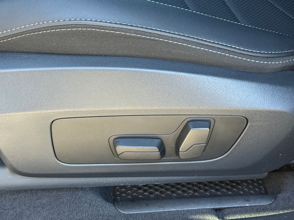 2025 BMW X2 28i - Photo 21