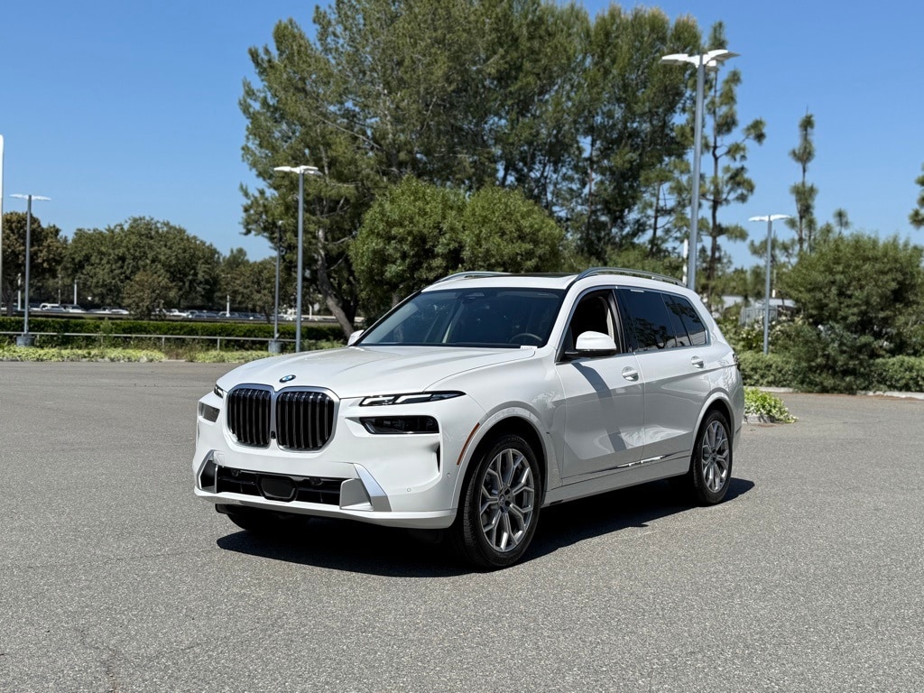 Used 2025 BMW X7 40i with VIN 5UX23EM09S9X66782 for sale in Irvine, CA