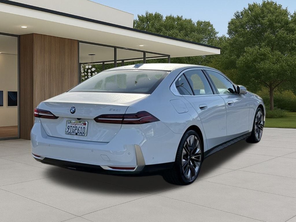 2026 BMW 530i photo 3