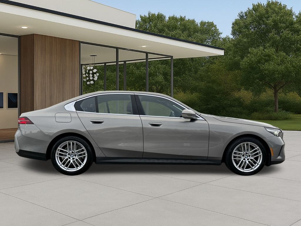2025 BMW 530i photo 5