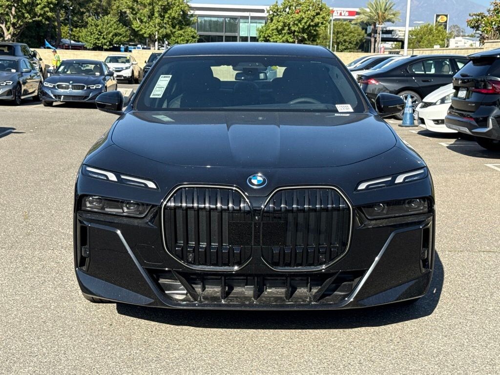 New 2026 BMW 750e xDrive Sedan
