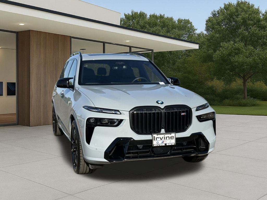 2025 BMW X7 M60i photo 4