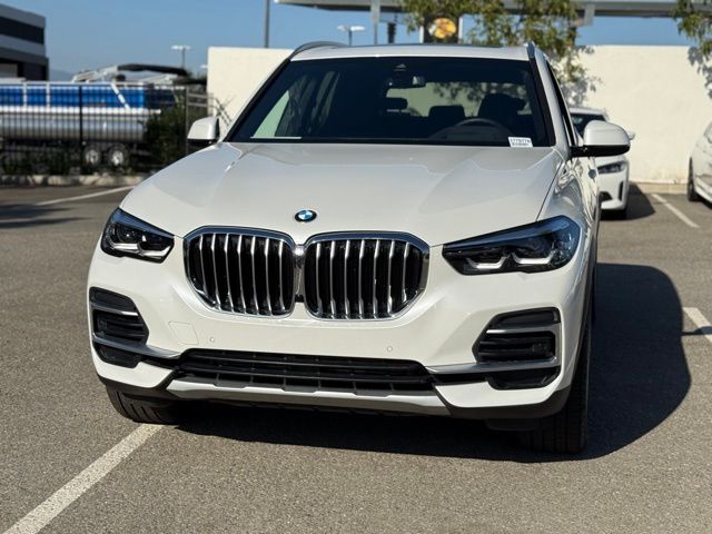 2023 BMW X5 sDrive40i photo 2