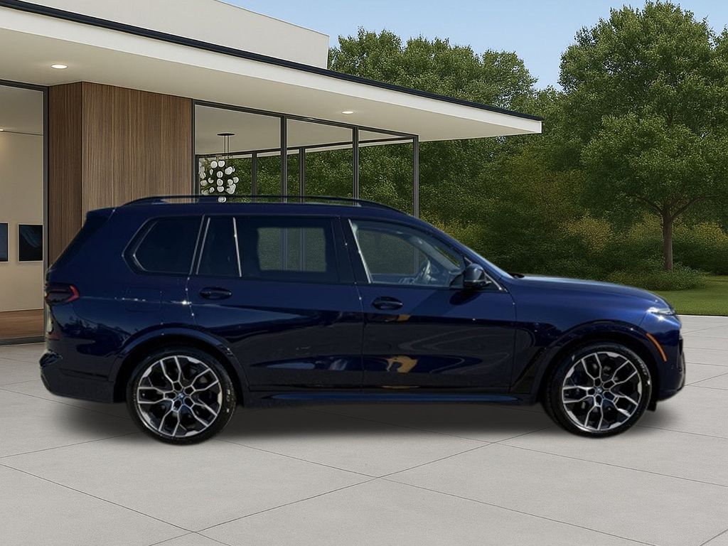 2026 BMW X7 M60i photo 6