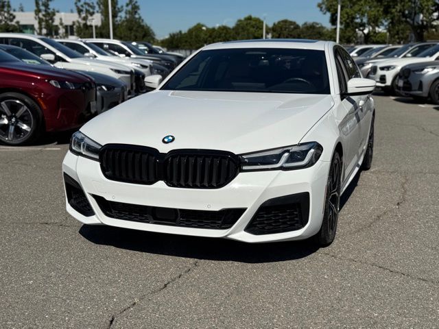 2023 BMW 540i photo 2