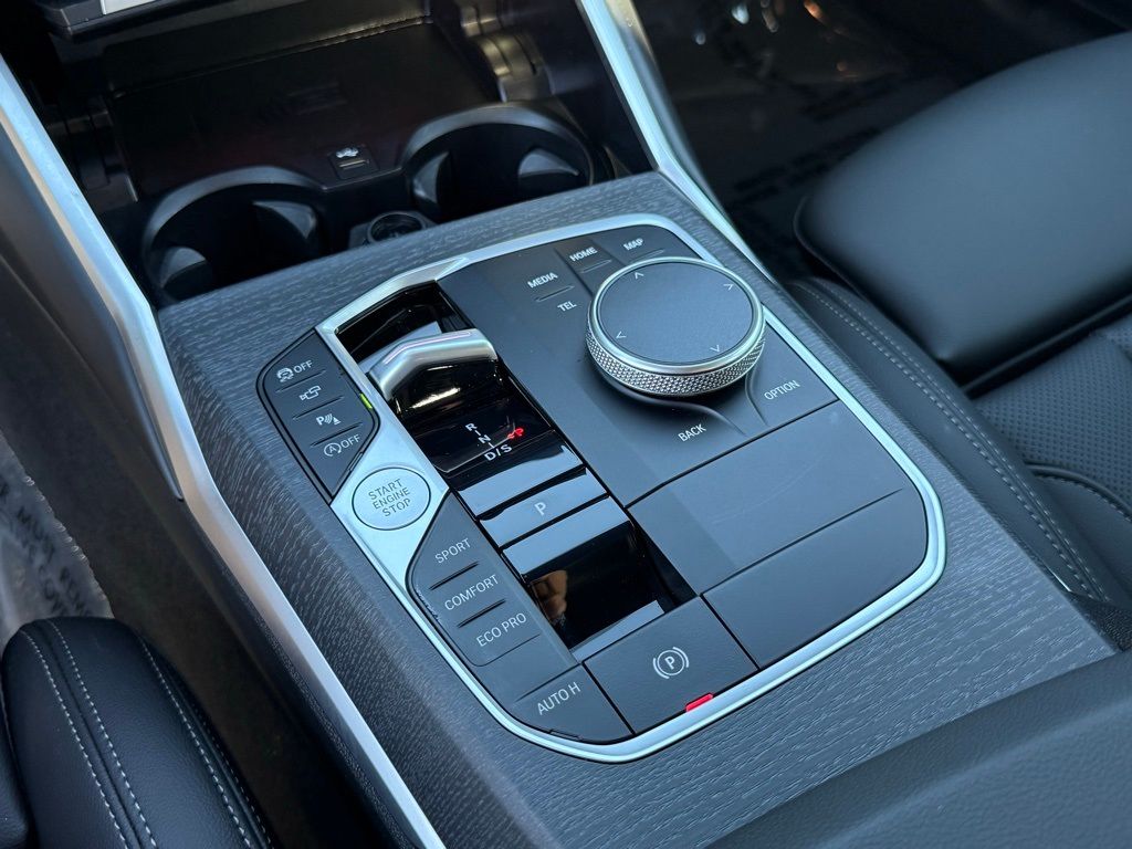 2025 BMW 3 Series 330i - Photo 26
