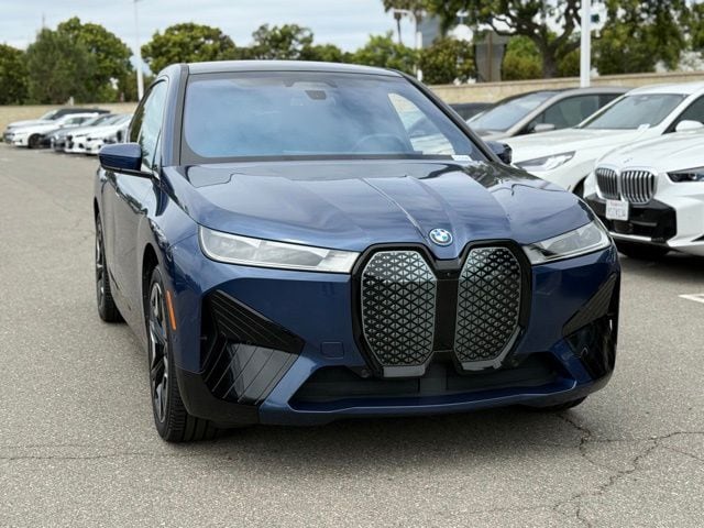 2023 BMW iX xDrive50 photo 4