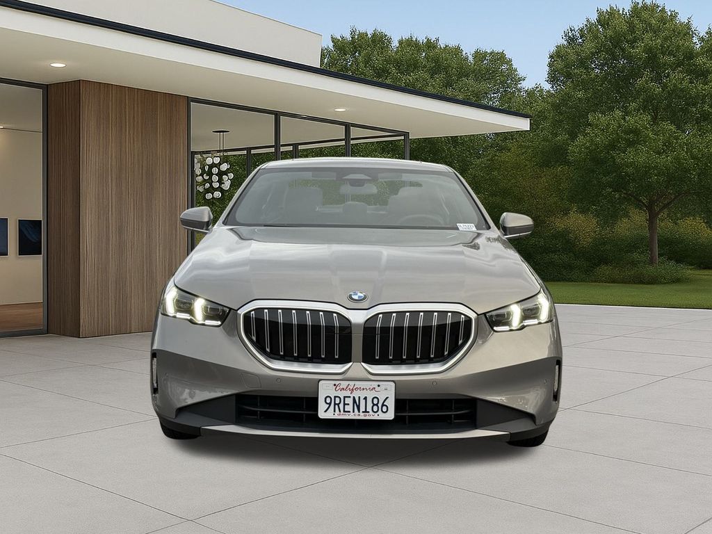 2025 BMW 530i photo 2