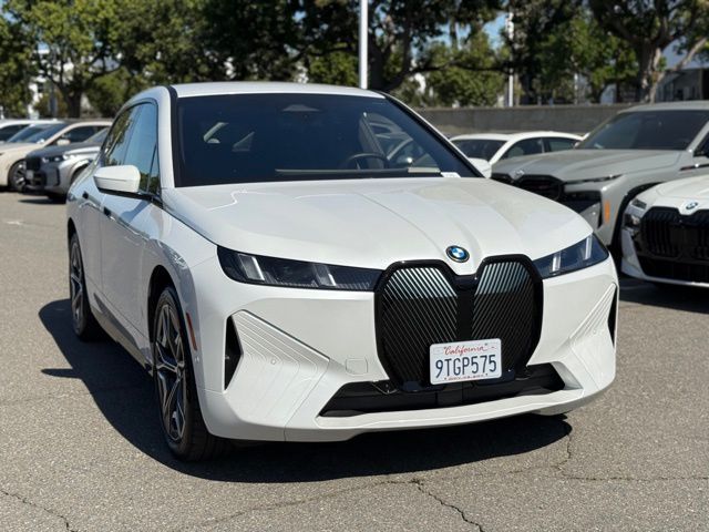 2026 BMW iX xDrive45 photo 4