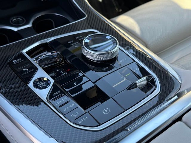 2026 BMW X7 M60i - Photo 28