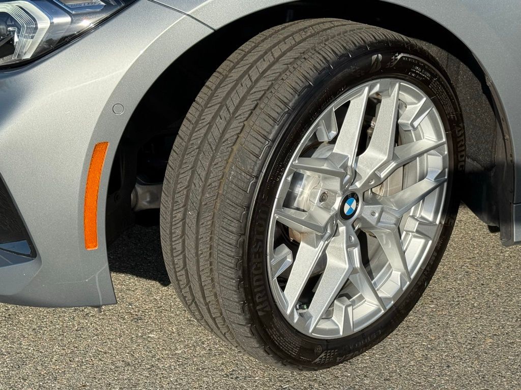 2025 BMW 3 Series 330i - Photo 17
