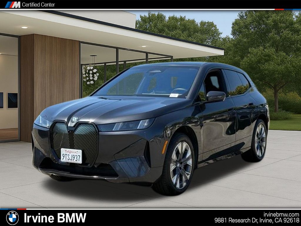 2026 BMW iX xDrive60's photo