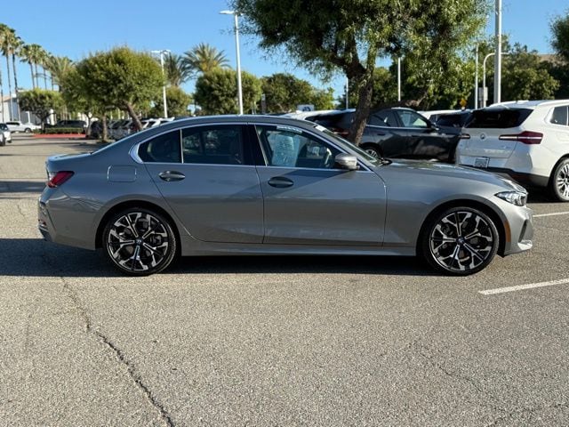 2025 BMW 330i photo 6