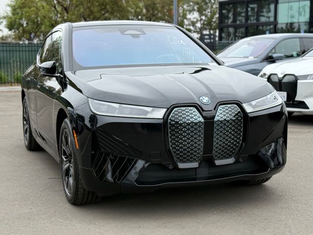 2023 BMW iX xDrive50 photo 4