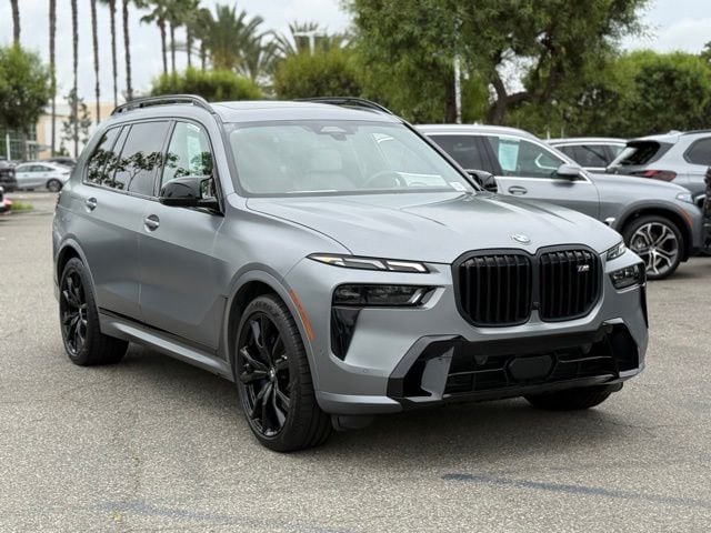 2023 BMW X7 M60i photo 5
