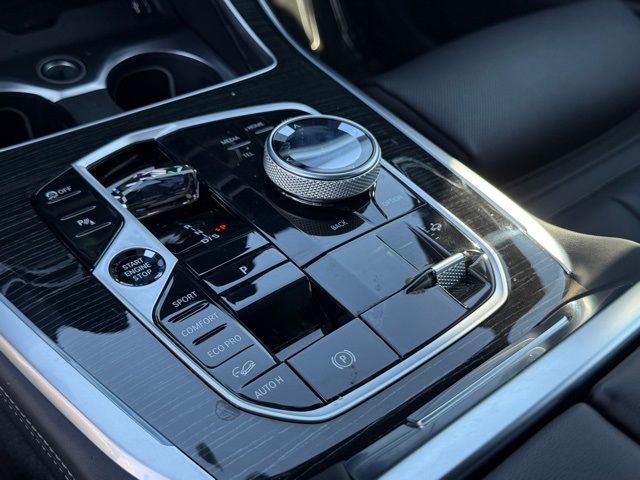 2025 BMW X7 M60i - Photo 30