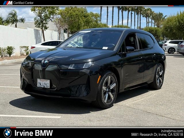 2026 BMW iX xDrive60's photo