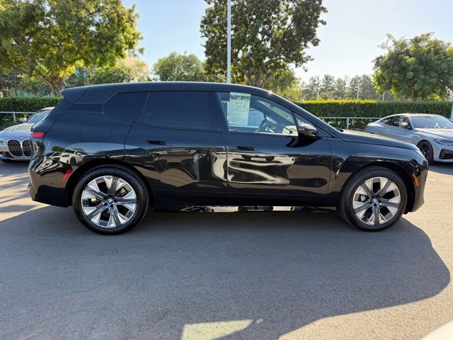 2026 BMW iX xDrive45 photo 6
