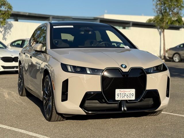 2026 BMW iX xDrive60 photo 5