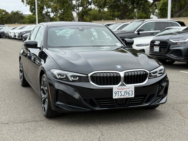 2025 BMW 330i photo 4