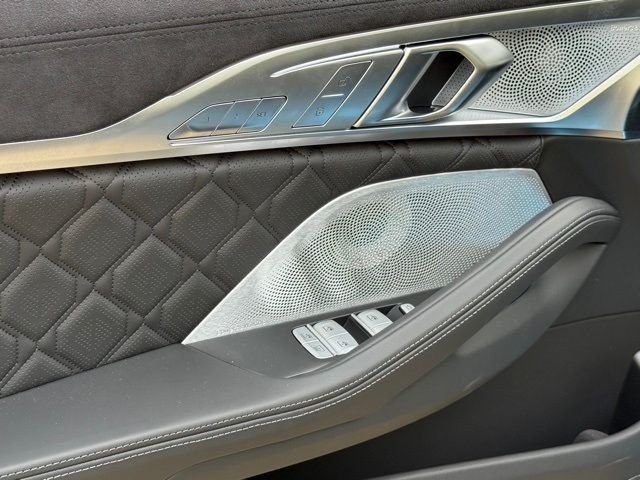 2026 BMW 8 Series M850i - Photo 15