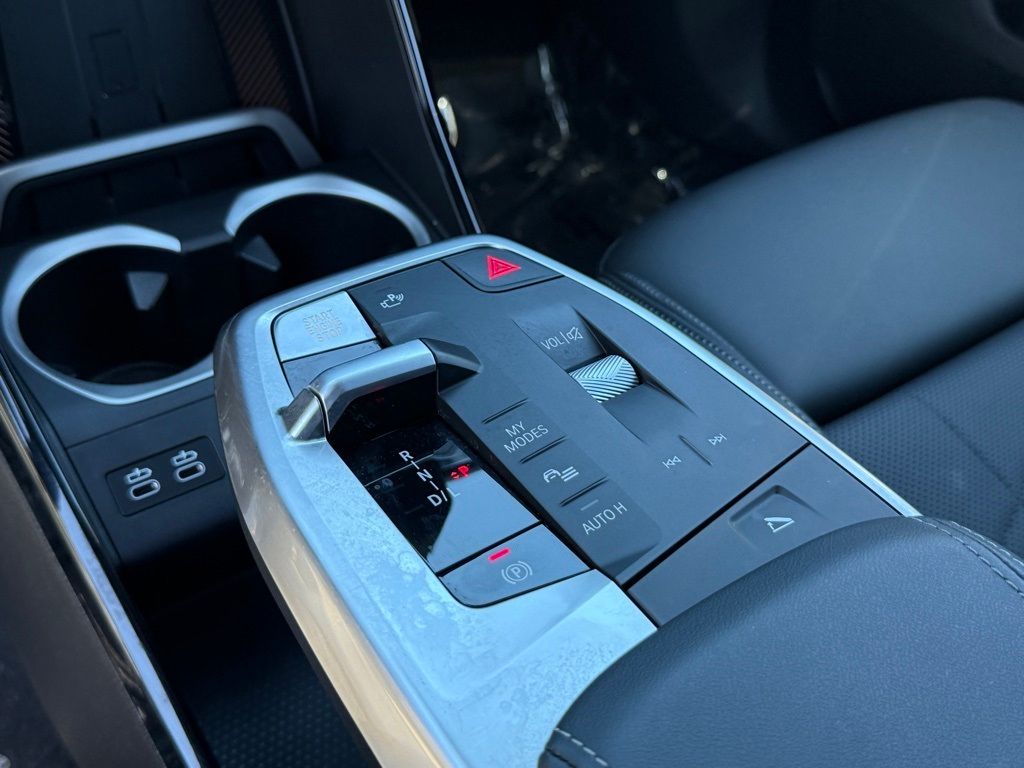 2025 BMW X2 28i - Photo 27