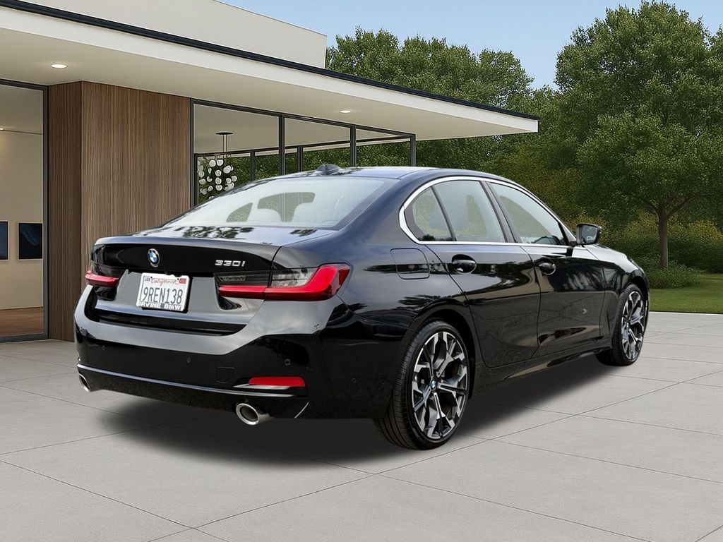 2025 BMW 330i photo 3