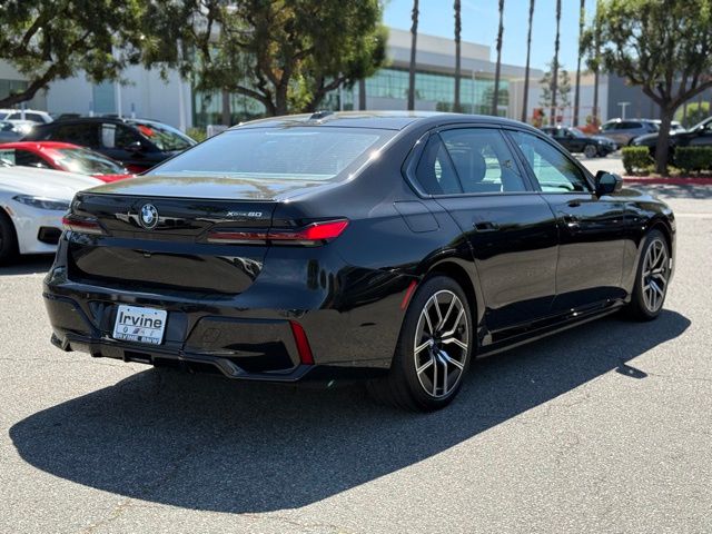 2025 BMW i7 xDrive60 photo 3