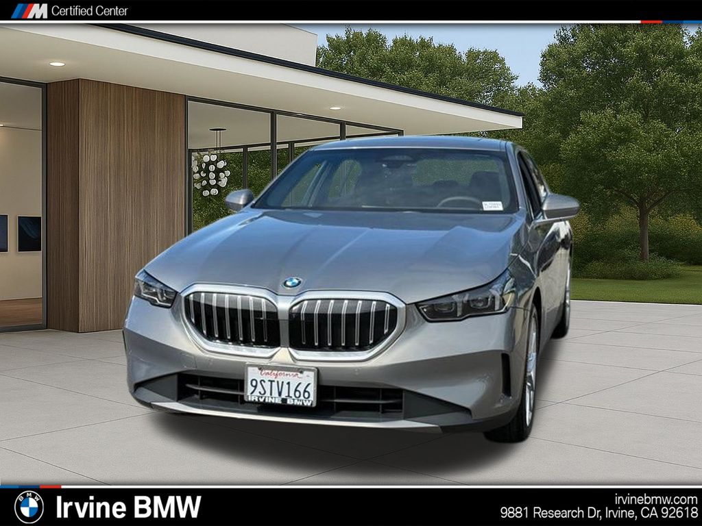2025 BMW 530i photo 2