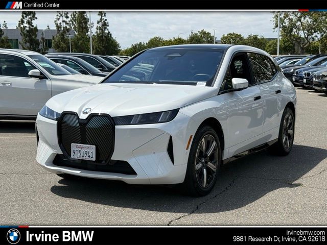 2026 BMW iX xDrive60's photo