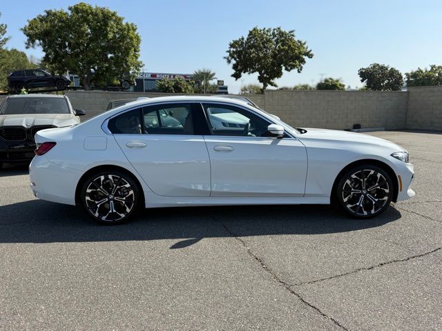 2025 BMW 330i photo 5
