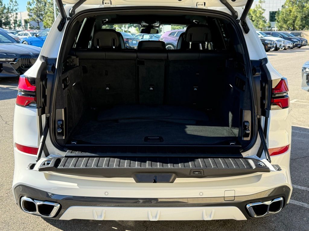 2025 BMW X5 M60i - Photo 16