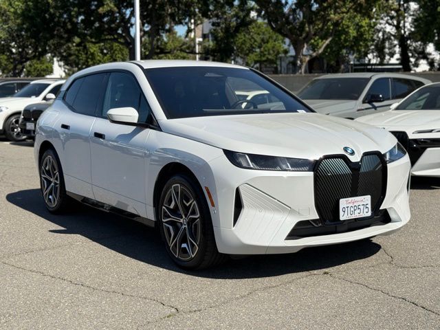 2026 BMW iX xDrive45 photo 5