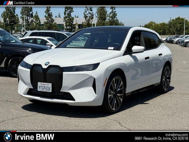2026 BMW iX xDrive60's photo