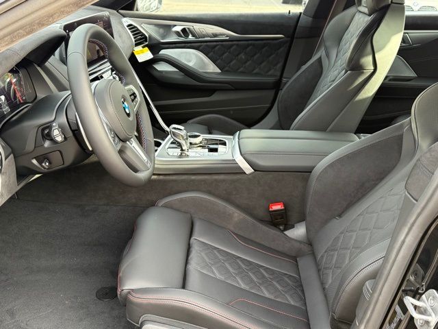 2026 BMW 8 Series M850i - Photo 17