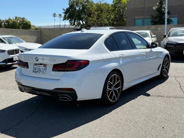 2023 BMW 540i photo 3