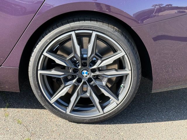 2026 BMW 8 Series M850i - Photo 17