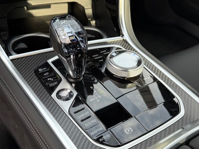 2026 BMW 8 Series M850i - Photo 23