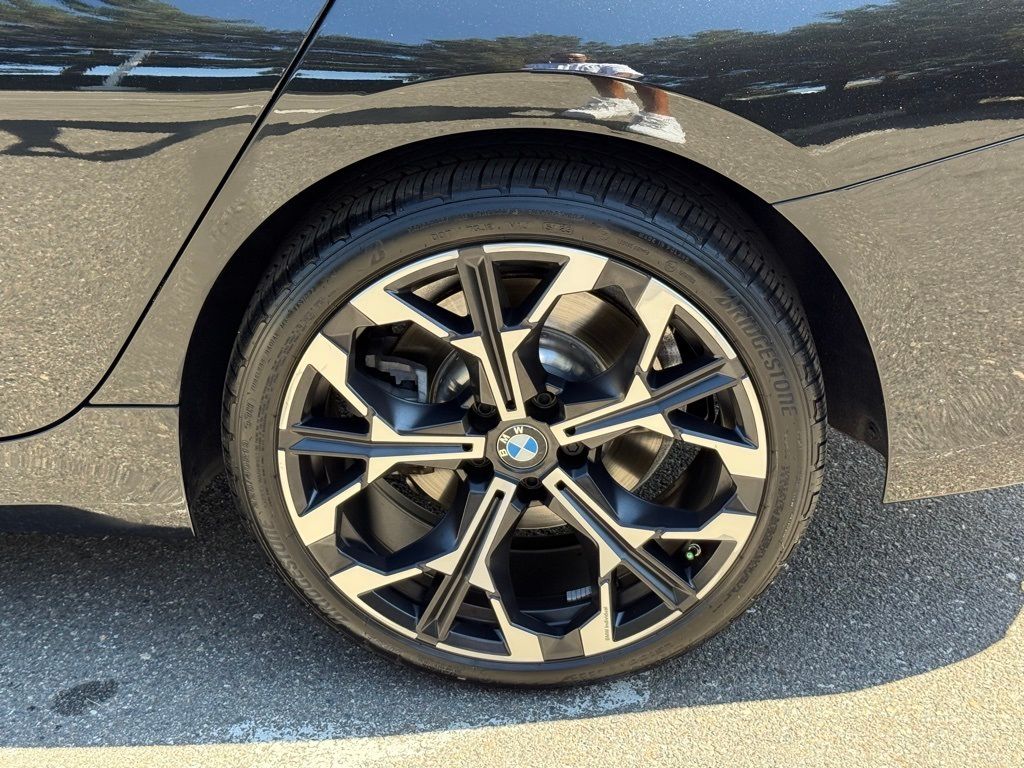 2025 BMW 3 Series 330i - Photo 16