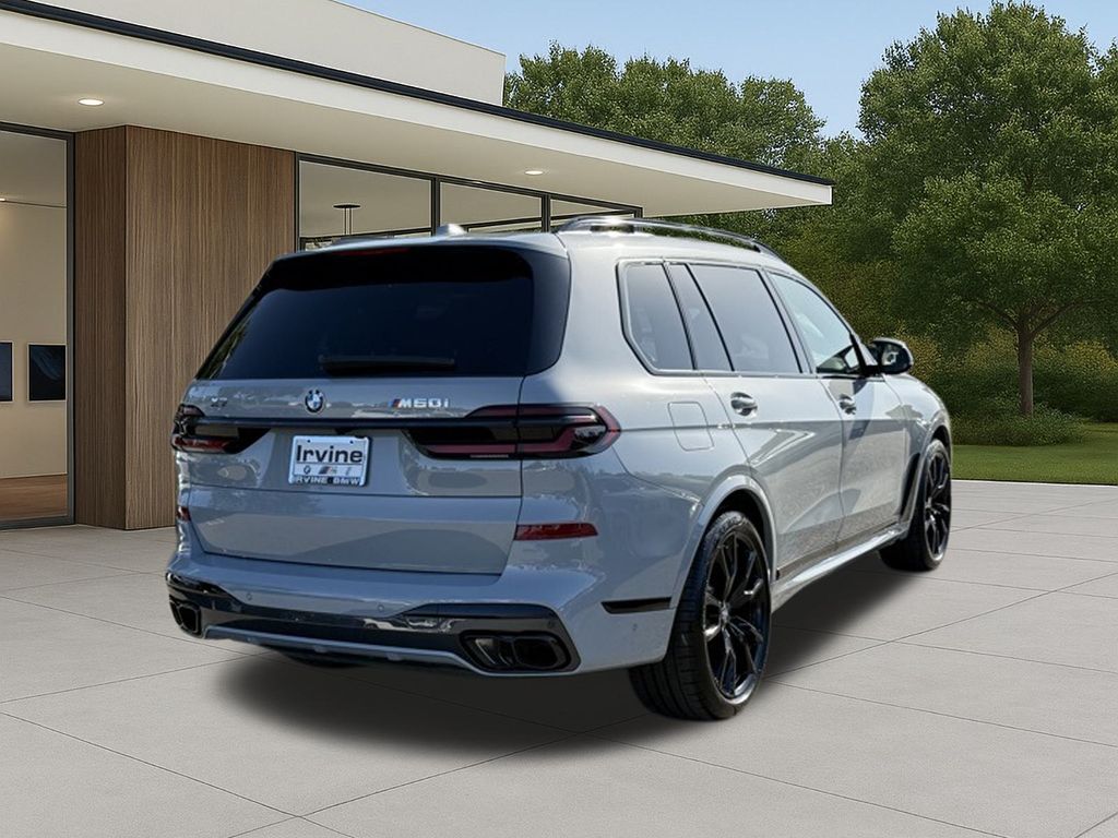 2025 BMW X7 M60i photo 3