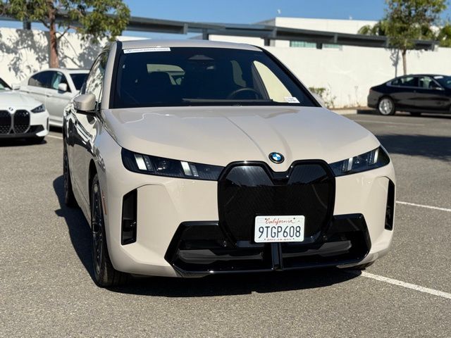 2026 BMW iX xDrive45 photo 4