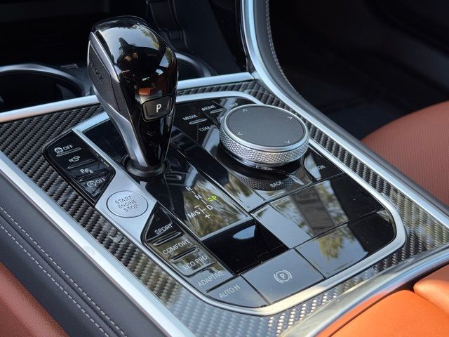 2026 BMW 8 Series M850i - Photo 19