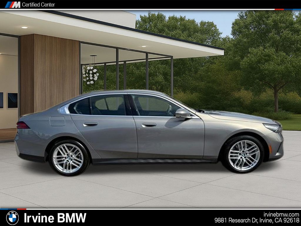 2025 BMW 530i photo 6
